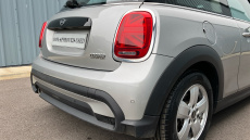 MINI Hatchback 1.5 Cooper Classic Premium 3dr Auto Petrol Hatchback